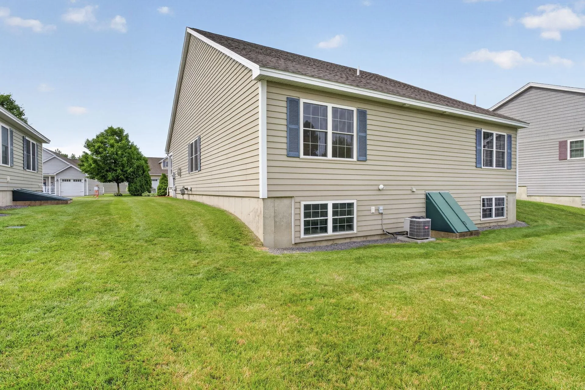 27 Leybridge Drive Hudson NH 03051-3278