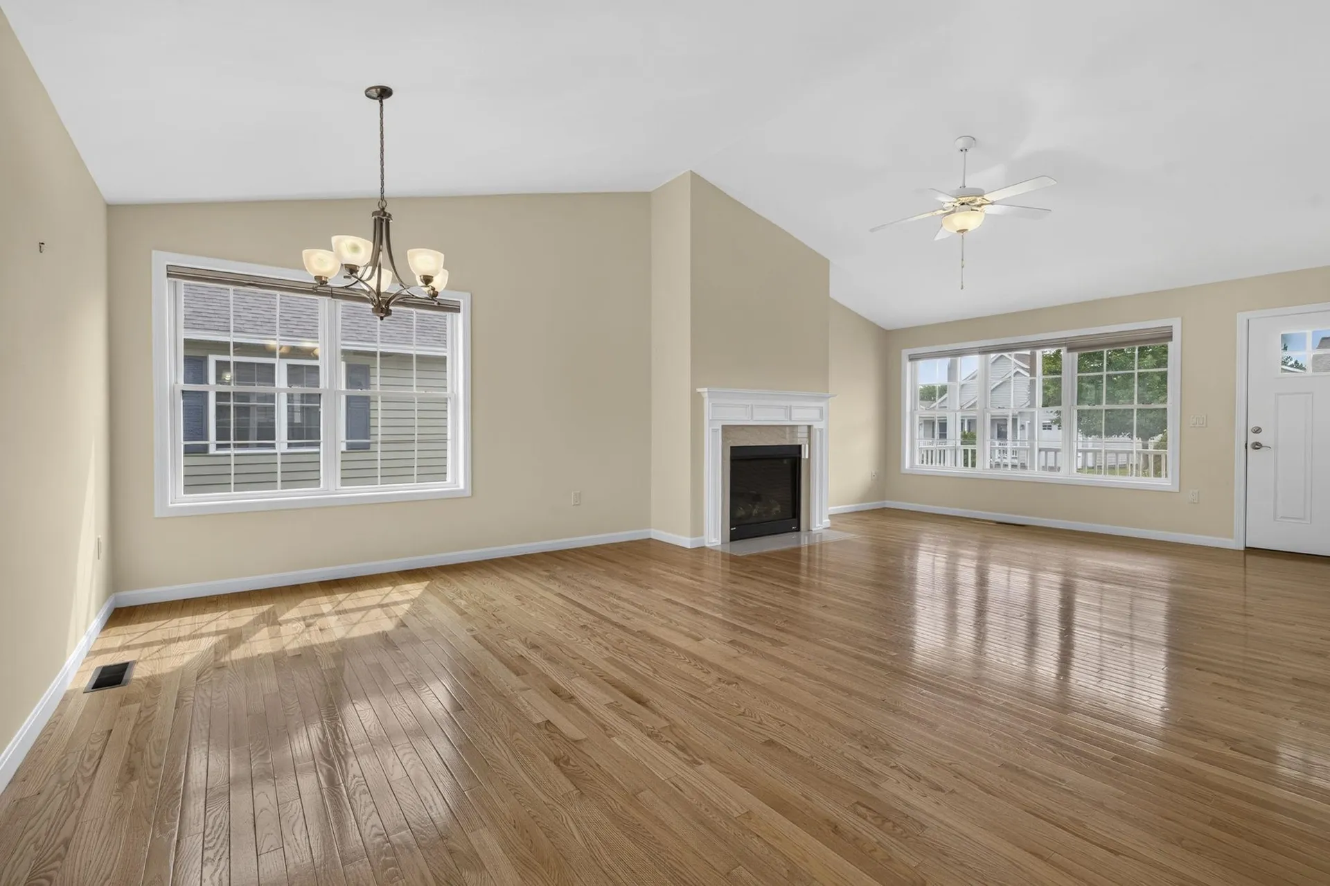27 Leybridge Drive Hudson NH 03051-3278