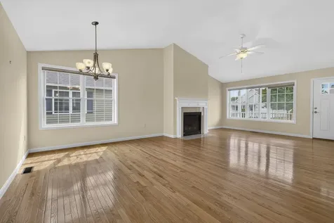 27 Leybridge Drive Hudson NH 03051-3278