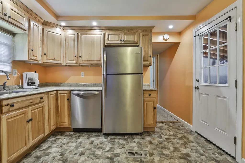 6 Cottonwood Lane Merrimack NH 03054