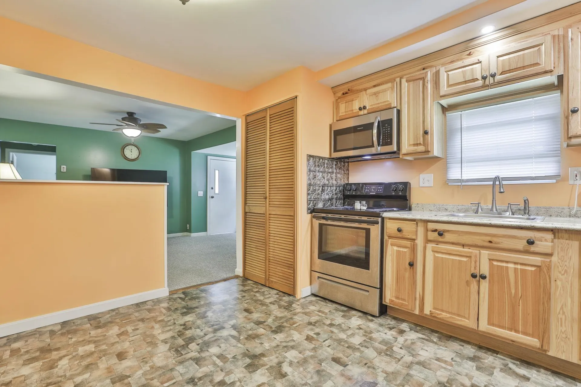 6 Cottonwood Lane Merrimack NH 03054