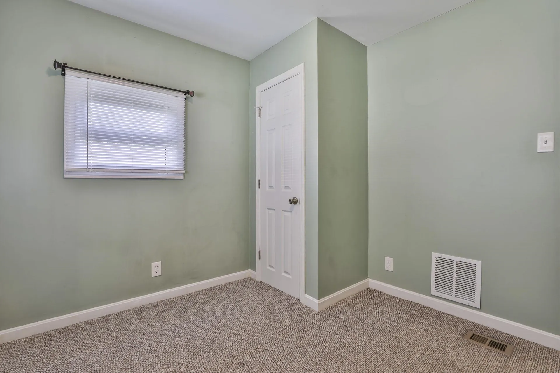 6 Cottonwood Lane Merrimack NH 03054