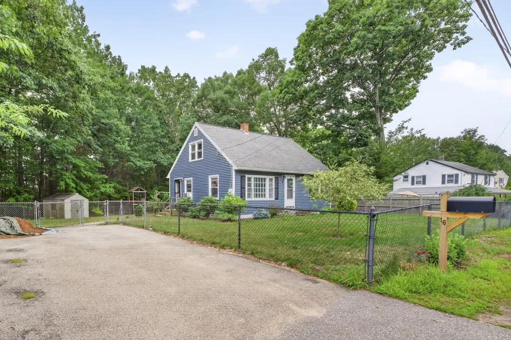 16 East Chamberlain Road Merrimack NH 03054