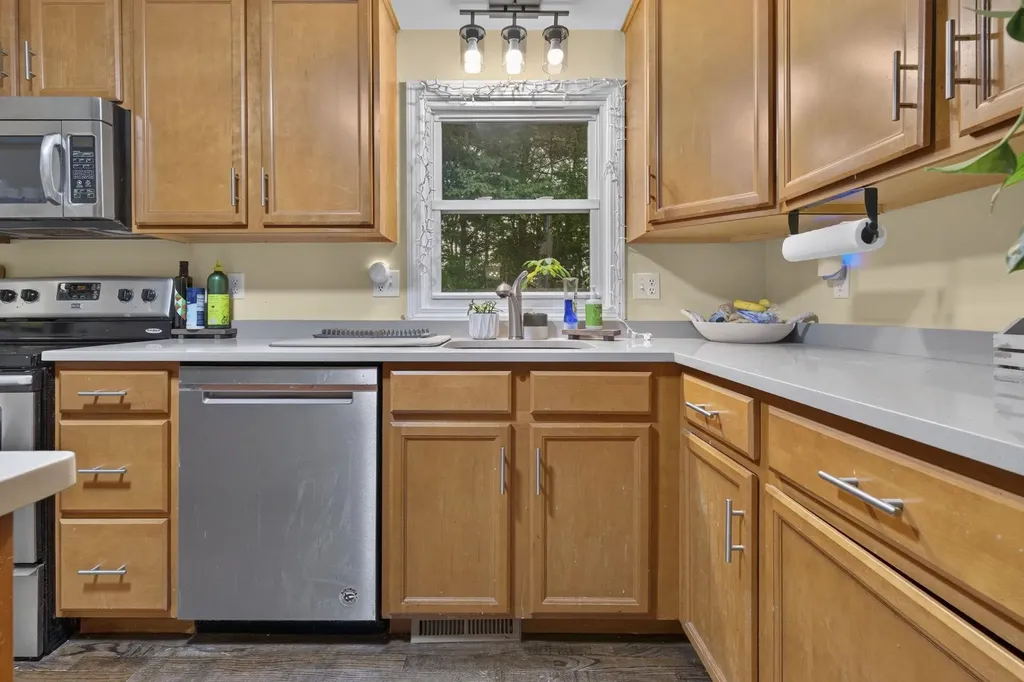 16 East Chamberlain Road Merrimack NH 03054