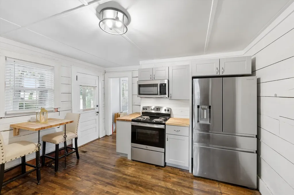 68 Centenary Avenue Laconia NH 03246