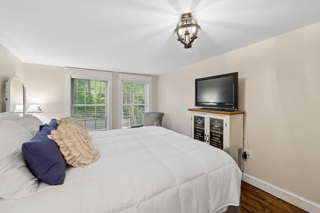 68 Centenary Avenue Laconia NH 03246