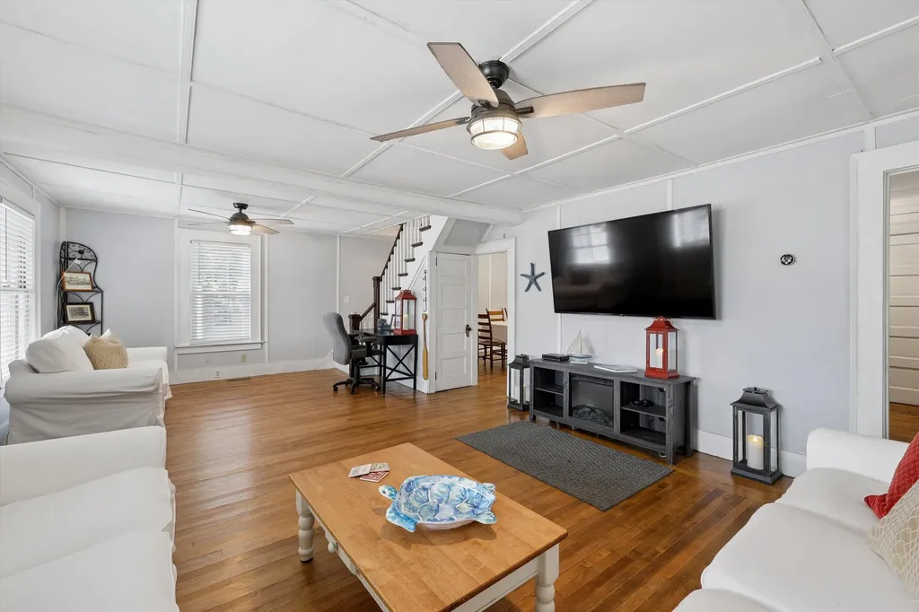 68 Centenary Avenue Laconia NH 03246