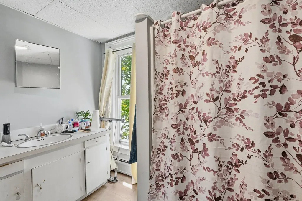20 Railroad Street Lancaster NH 03584