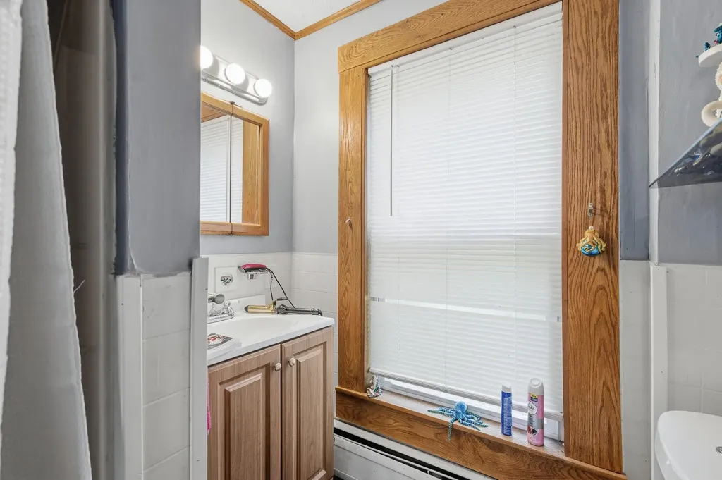 20 Railroad Street Lancaster NH 03584