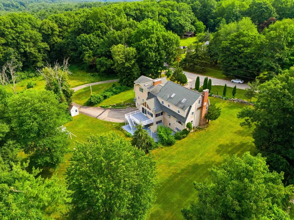 4 Hilltop Drive Hudson NH 03051