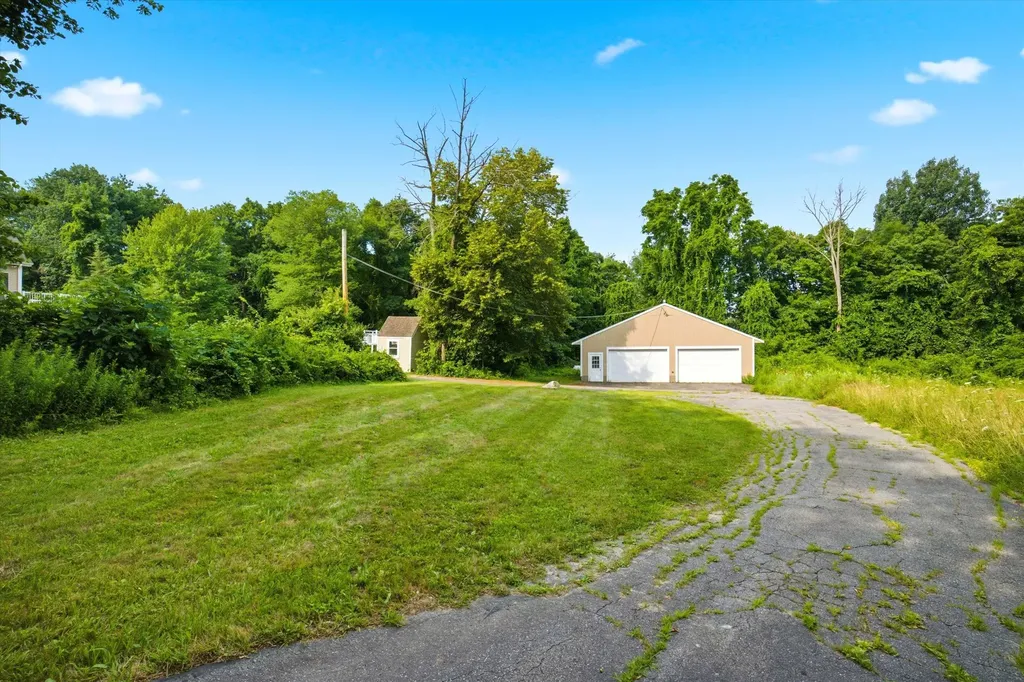 4 Hilltop Drive Hudson NH 03051