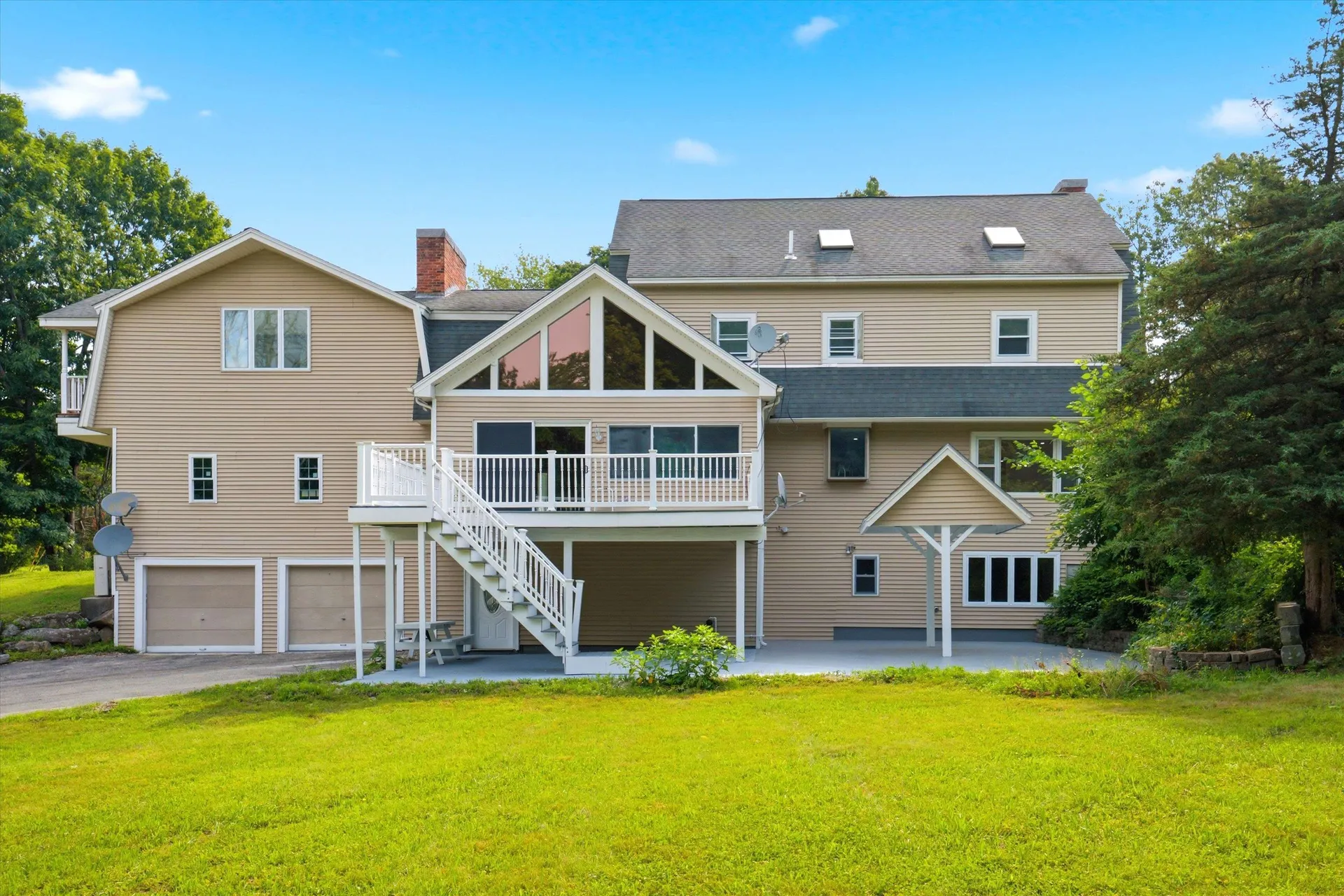 4 Hilltop Drive Hudson NH 03051