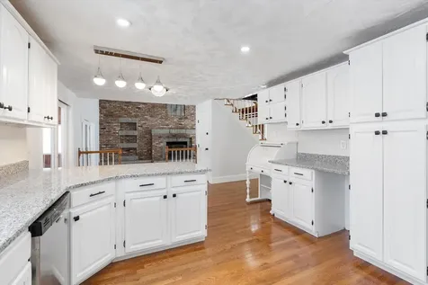 4 Hilltop Drive Hudson NH 03051