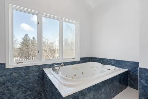 4 Hilltop Drive Hudson NH 03051
