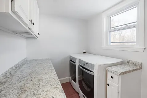 4 Hilltop Drive Hudson NH 03051