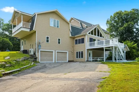 4 Hilltop Drive Hudson NH 03051