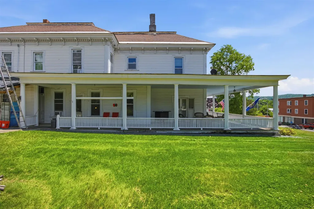 166 Main Street Littleton NH 03561
