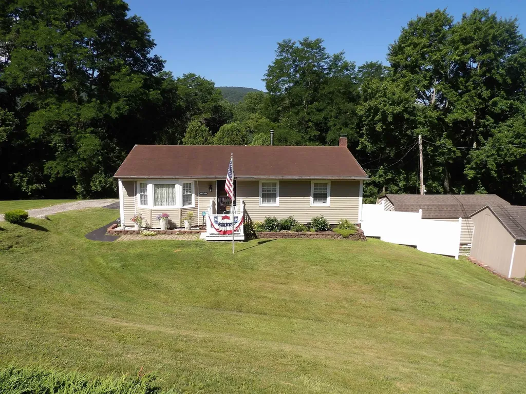 247 Pleasant Heights West Rutland VT 05777