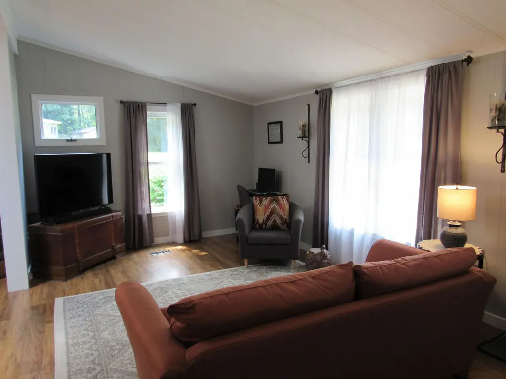 14 Rim Road Danville NH 03819