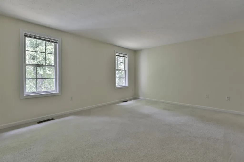 4 Myopia Lane Nashua NH 03063