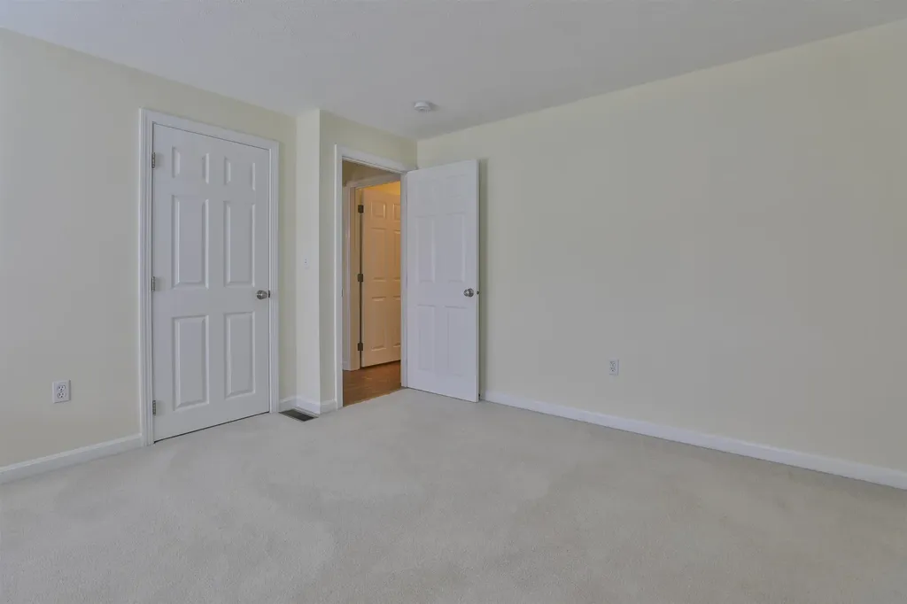 4 Myopia Lane Nashua NH 03063
