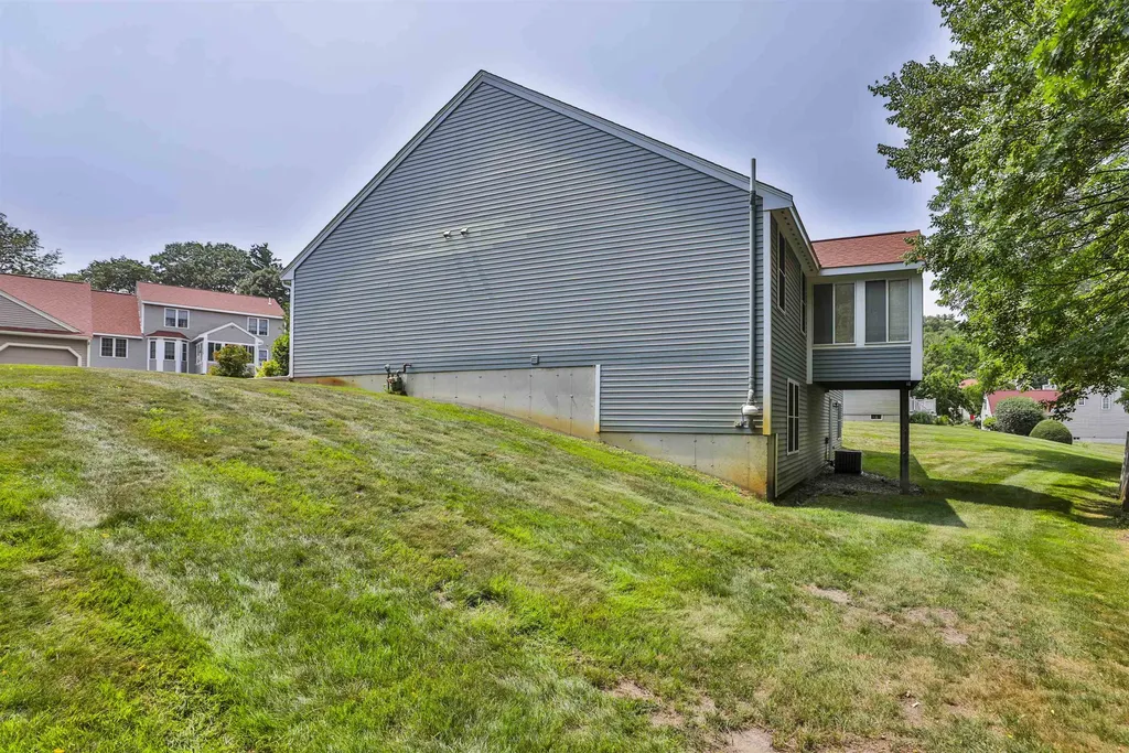 4 Myopia Lane Nashua NH 03063