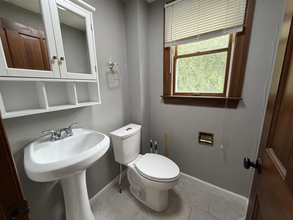 123 Turtle Pond Road Lee NH 03861
