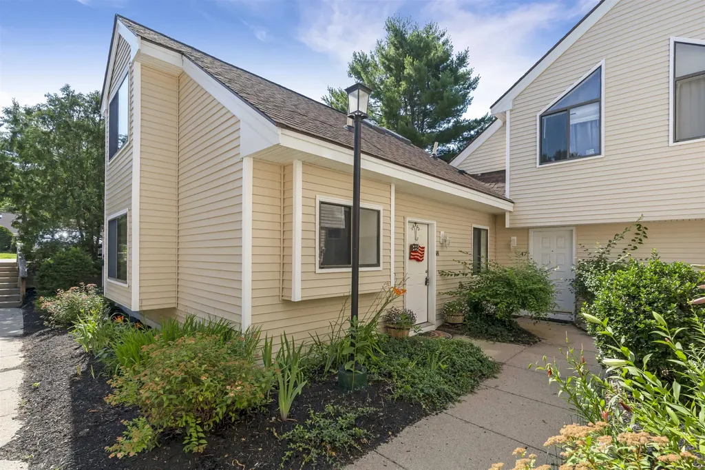 48 Franklin Heights Rochester NH 03867
