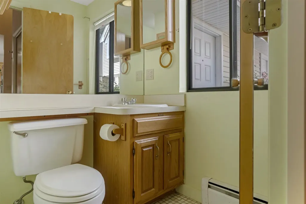 48 Franklin Heights Rochester NH 03867