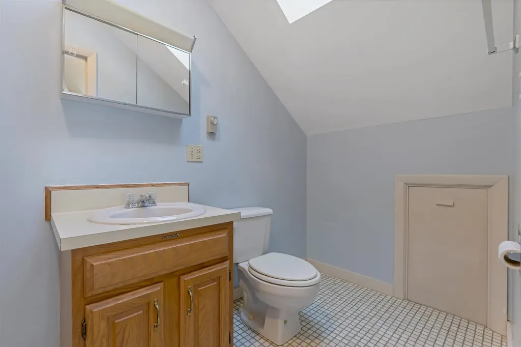 48 Franklin Heights Rochester NH 03867