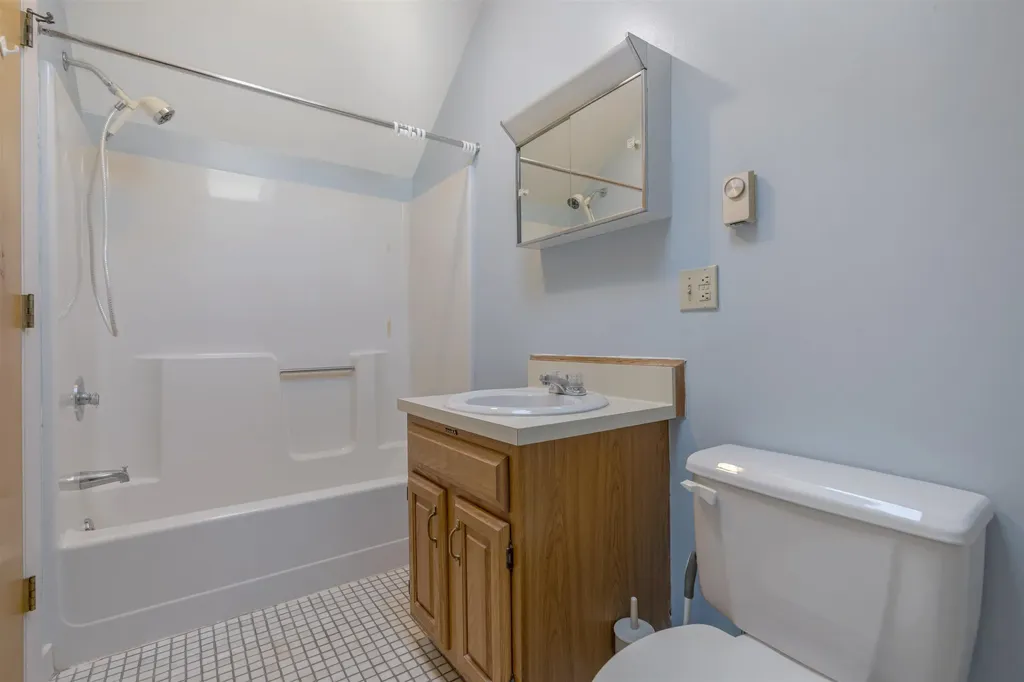 48 Franklin Heights Rochester NH 03867