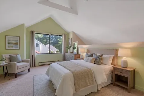 48 Franklin Heights Rochester NH 03867