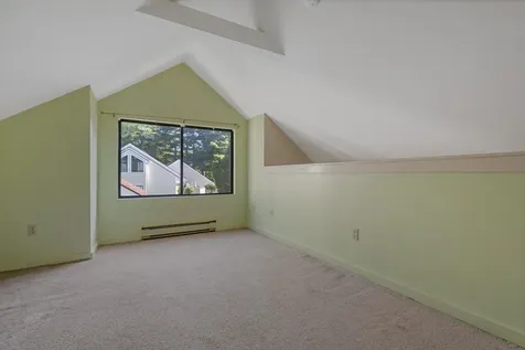 48 Franklin Heights Rochester NH 03867