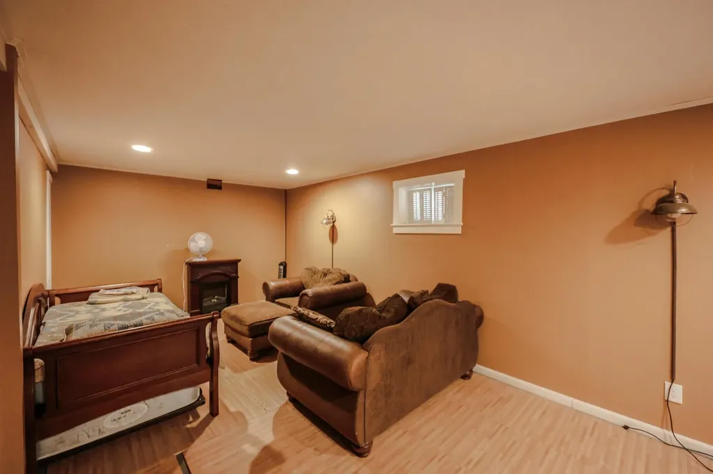 24 Shangri La Drive Moultonborough NH 03254