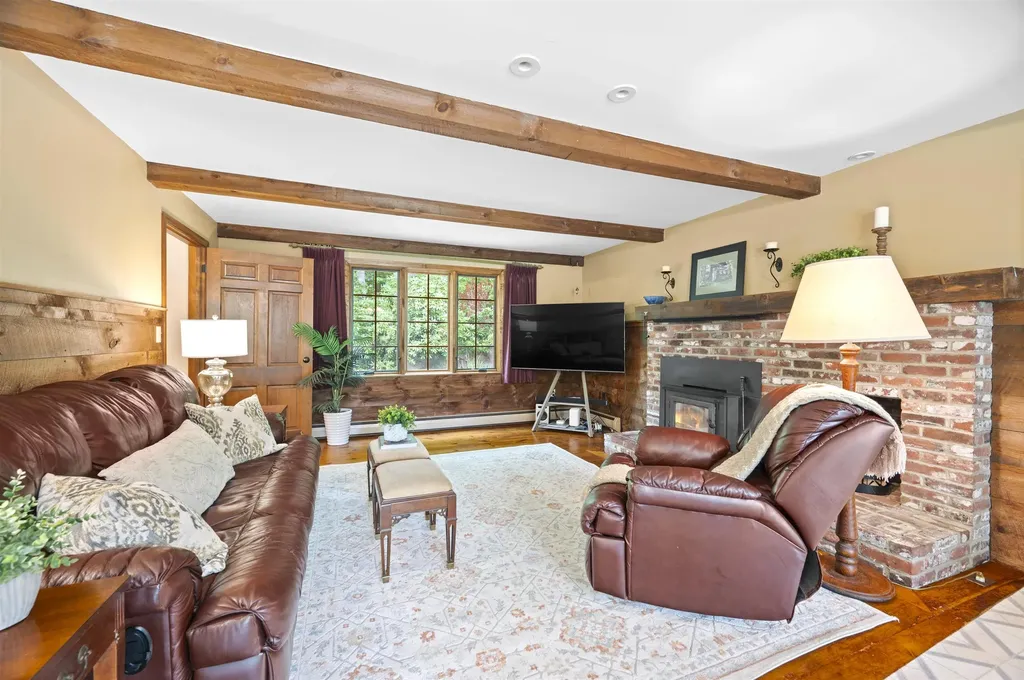 10 Candlewood Drive Amherst NH 03031