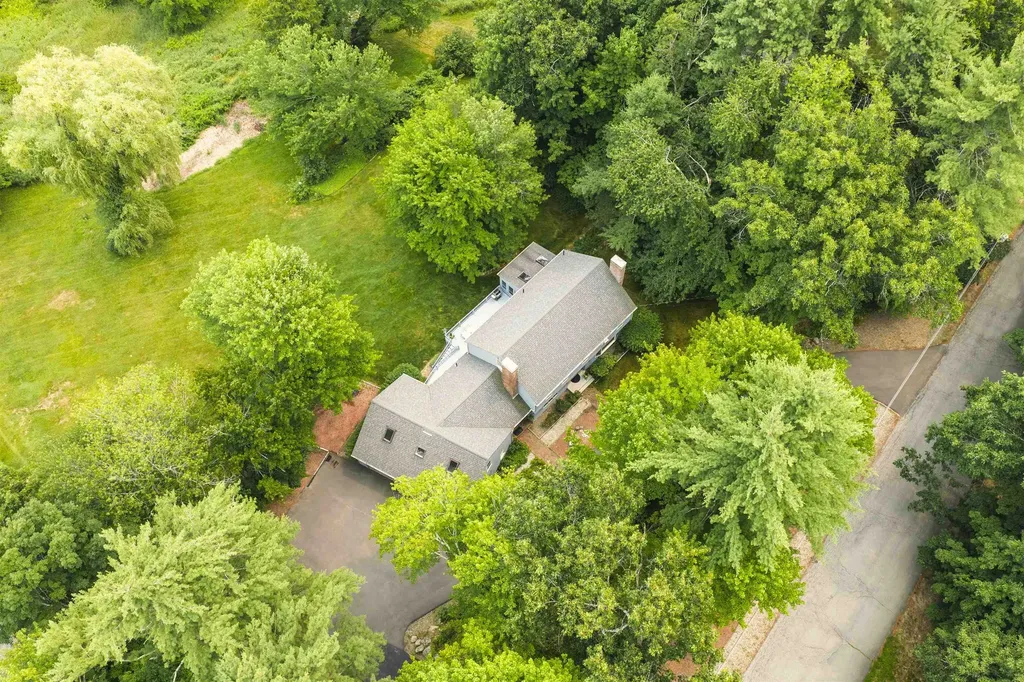 10 Candlewood Drive Amherst NH 03031