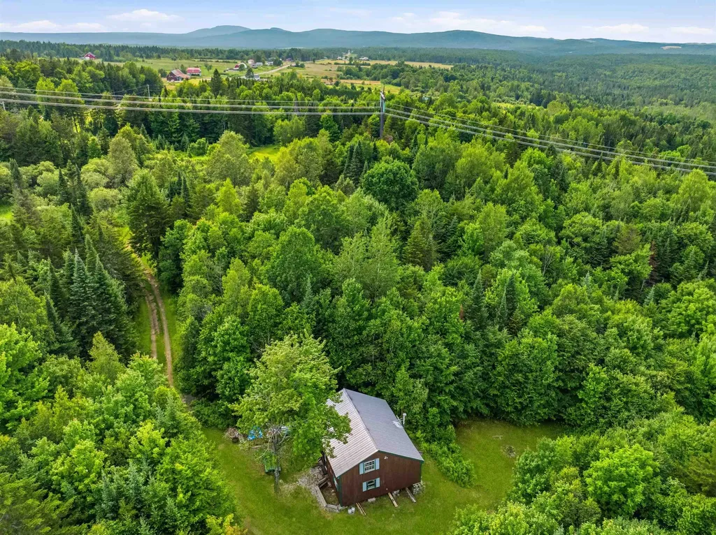 100 Mountain View Lane Norton VT 05907