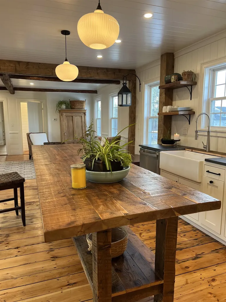 23 Post Road North Hampton NH 03862