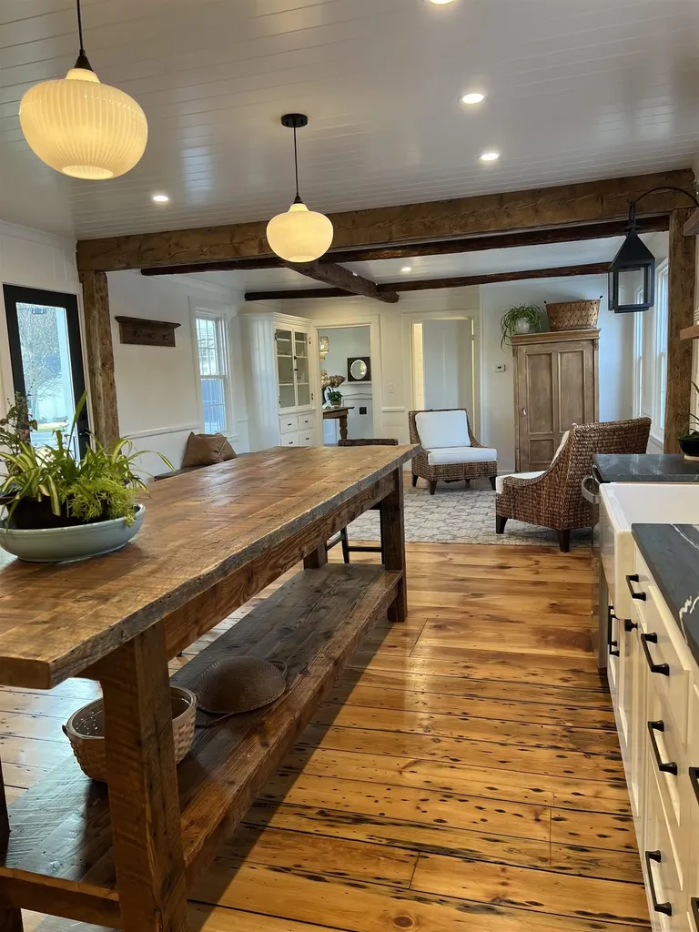23 Post Road North Hampton NH 03862