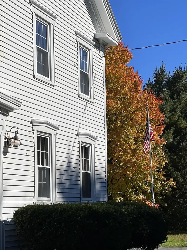23 Post Road North Hampton NH 03862