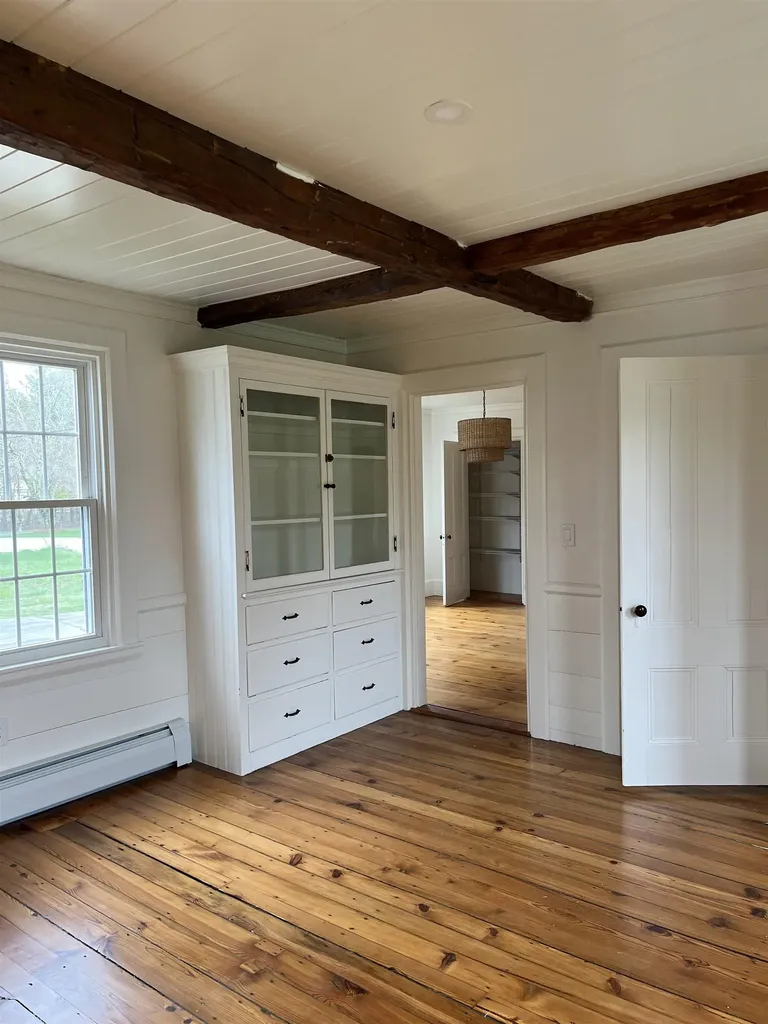 23 Post Road North Hampton NH 03862