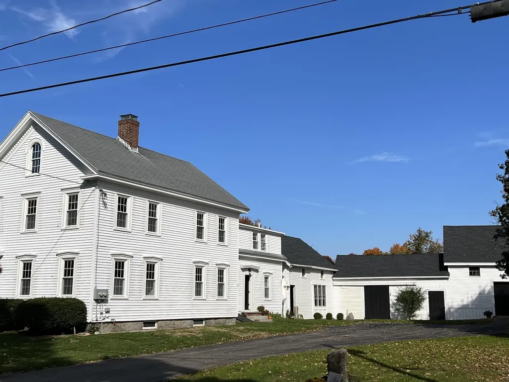 23 Post Road North Hampton NH 03862
