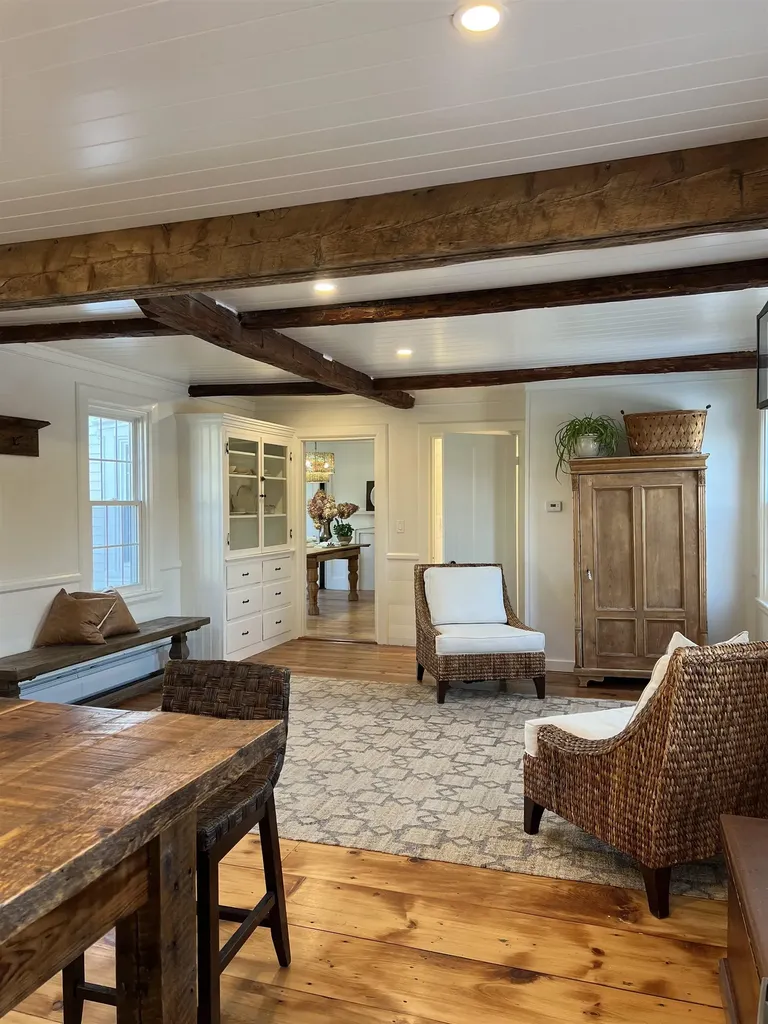 23 Post Road North Hampton NH 03862