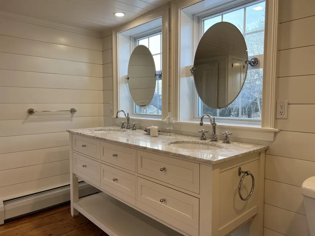 23 Post Road North Hampton NH 03862