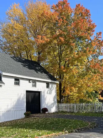 23 Post Road North Hampton NH 03862