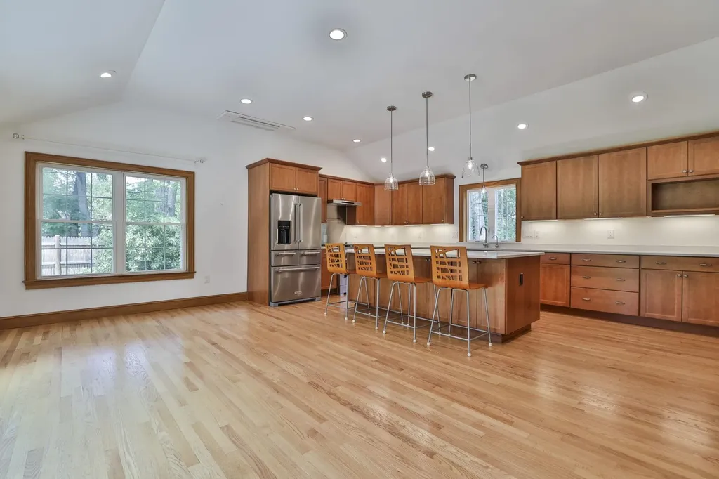 28 Beverlee Drive Nashua NH 03064