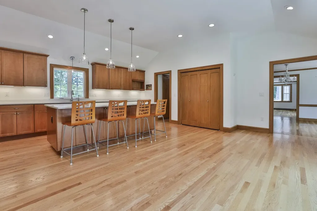 28 Beverlee Drive Nashua NH 03064