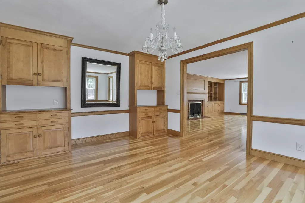 28 Beverlee Drive Nashua NH 03064