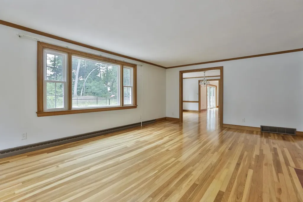 28 Beverlee Drive Nashua NH 03064