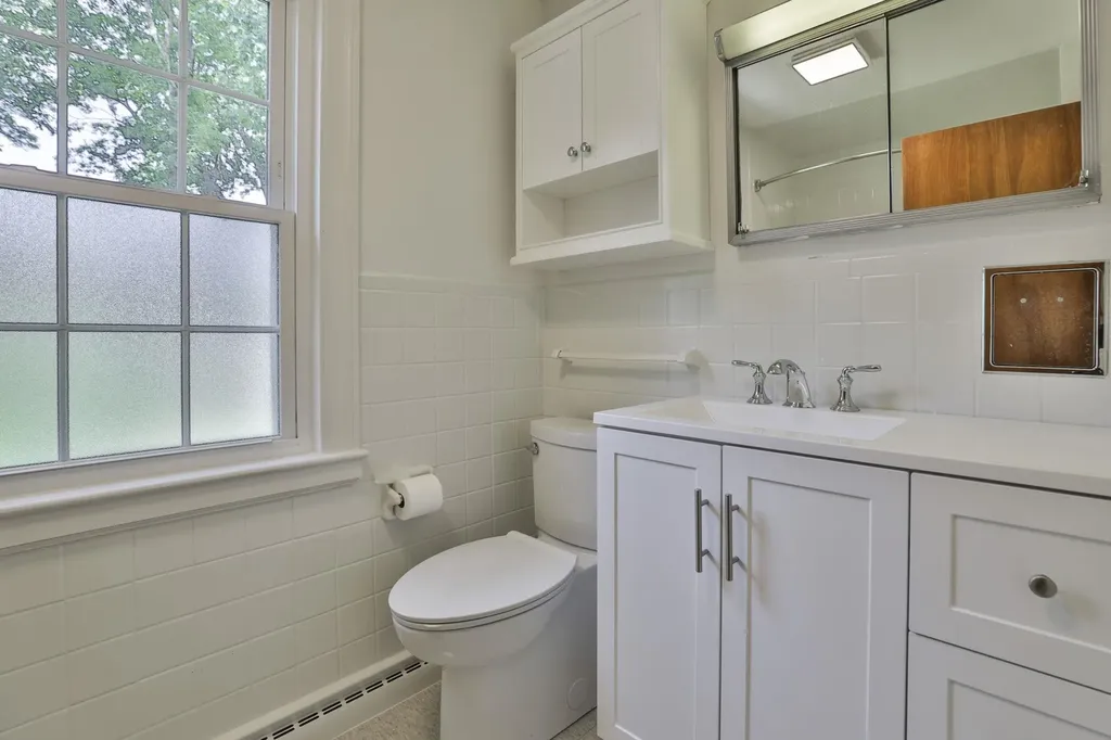 28 Beverlee Drive Nashua NH 03064
